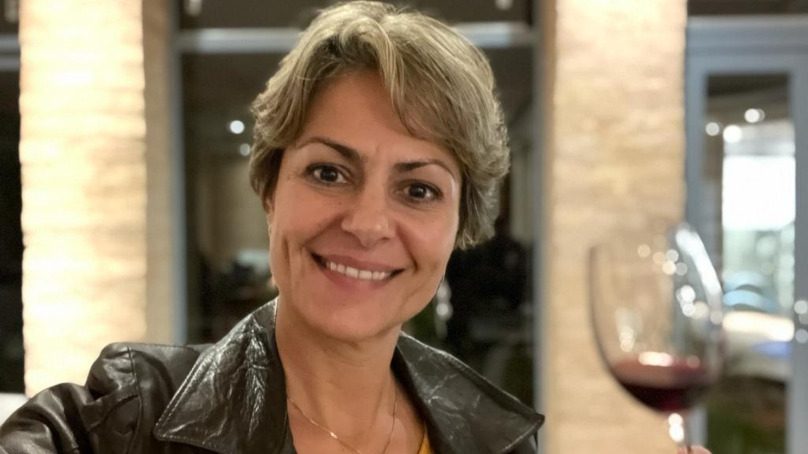 LITERATURA E VINHOS COM KATIA PARENTE